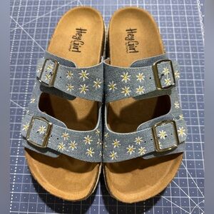 Corky’s Hey Girl Denim Daisy Sandals. Size 10 BRAND NEW!!